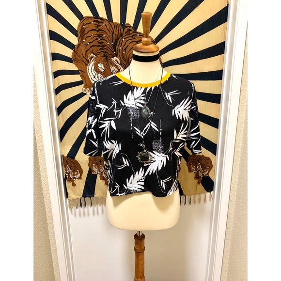 π Stylish modern bamboo top - Picture 2 of 8